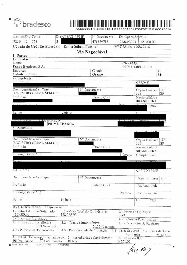 Primeira página de contrato de empréstimo pessoal do Bradesco com dados pessoais tarjados