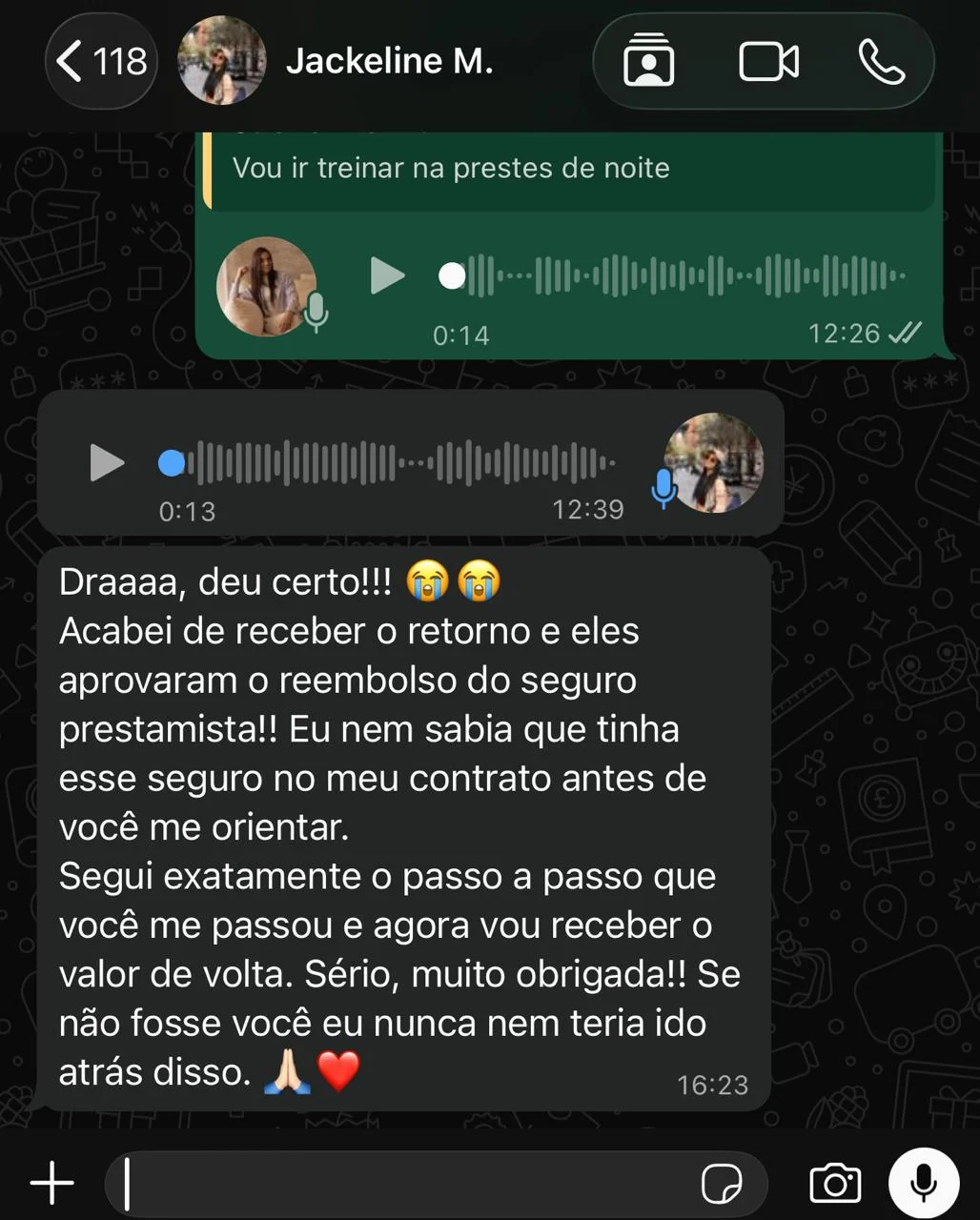 Conversa de Jackeline relatando a aprovação do reembolso do seguro prestamista